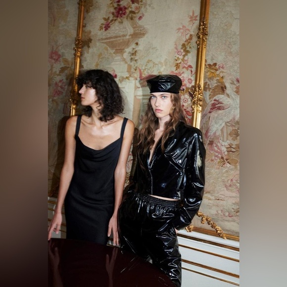 Scandinavian Baum und Pferdgarten Glossy Black shorts with Reflective Sheen - Picture 8 of 9